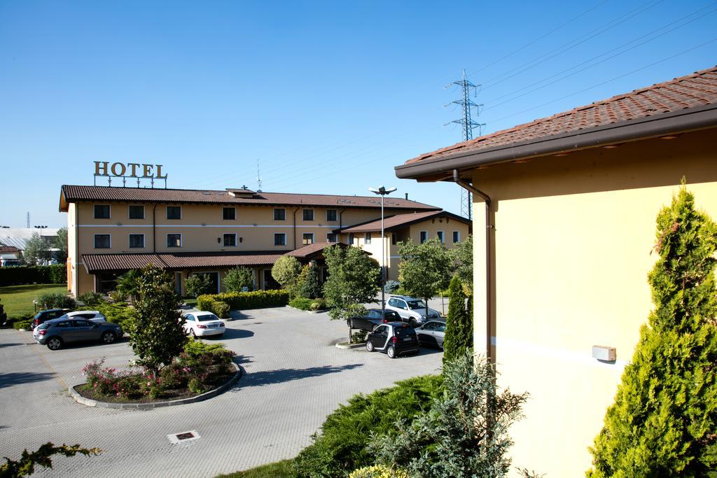 Hotel Del Parco Vigevano Eksteriør bilde